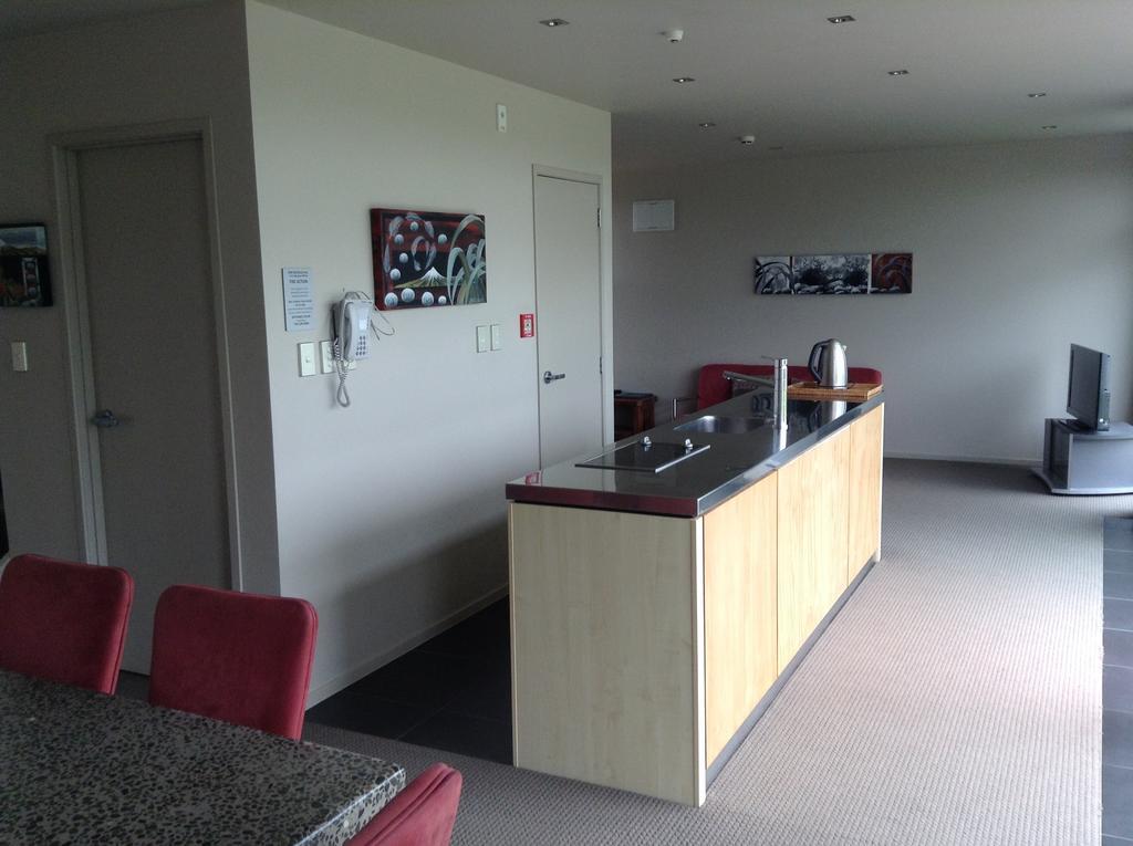 One Burgess Hill Aparthotel Νιου Πλύμουθ Εξωτερικό φωτογραφία