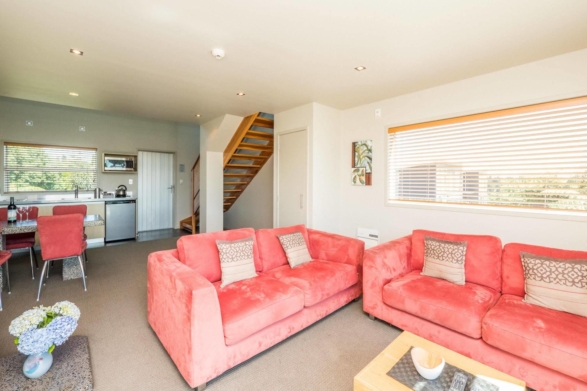 One Burgess Hill Aparthotel Νιου Πλύμουθ Εξωτερικό φωτογραφία