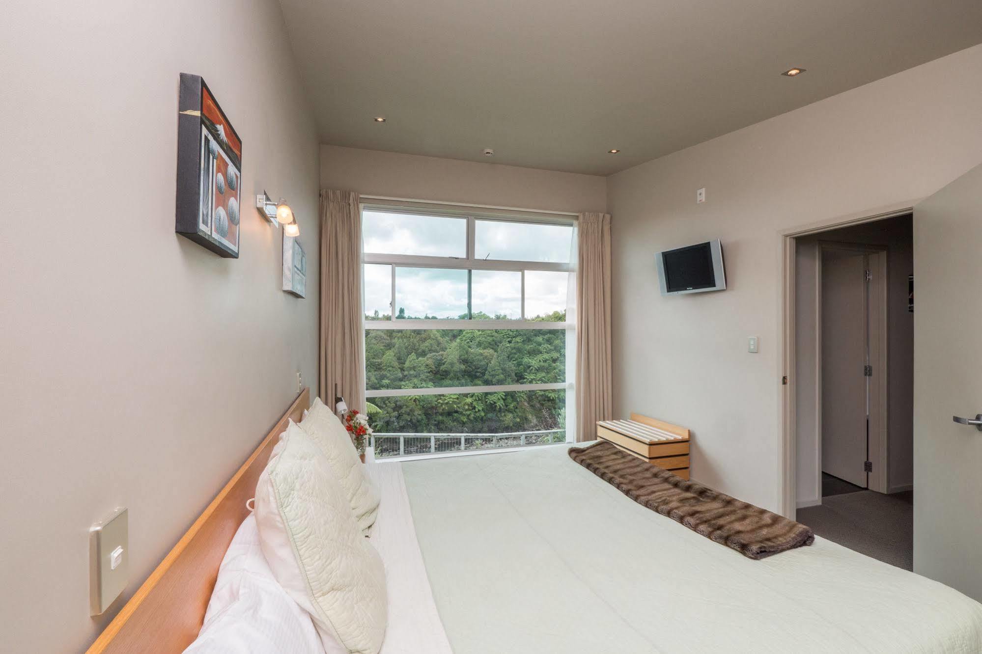 One Burgess Hill Aparthotel Νιου Πλύμουθ Εξωτερικό φωτογραφία